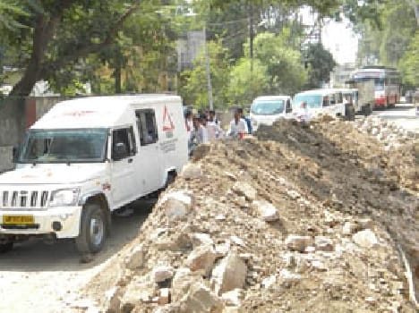 Smooth traffic continued to constrain clay