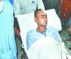 Iklakh son meet to cm, praised for help.