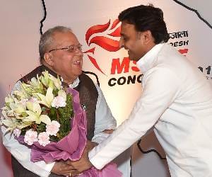 for development up and central shake hand