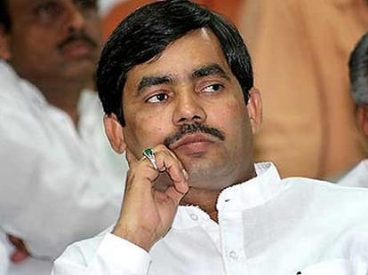 bjp answer on rahul statement on aamir khan comment