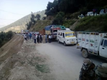 kurfeu in kashmir due to driver zahid death