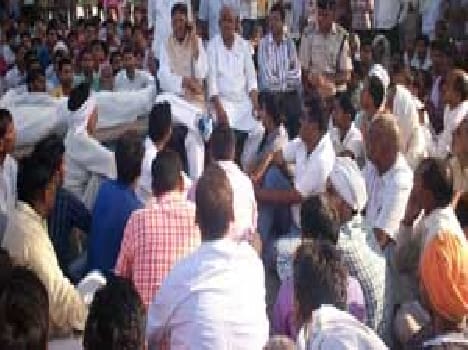Footy resentment against the minister , protesting