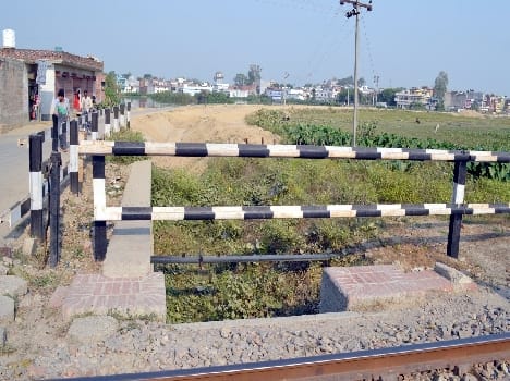 Railways opened the way , canal track was Awcityhin