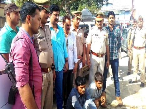 Two members of the robber gang was finally picked vehicle