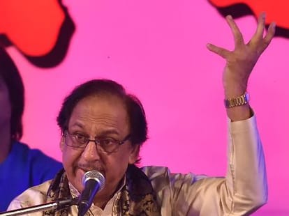 Gulam Ali performed in Lucknow.