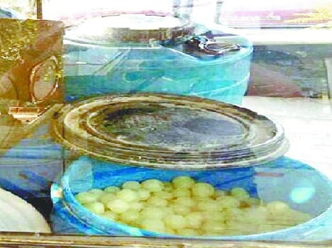 rasgulle caught in baghpat
