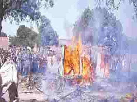 80 shops burnt in Jarar