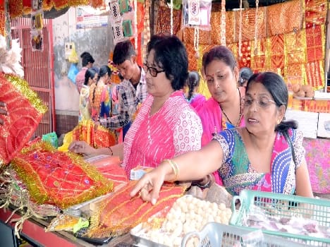 Shardiy Navratri today , Divine Temple Dressed