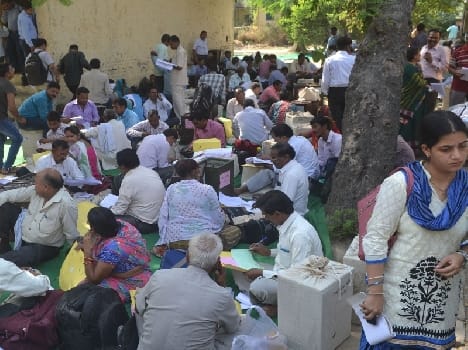 election today, poling parties reach