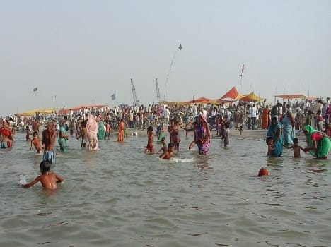 Father put on immersion in Daigat moon Fair
