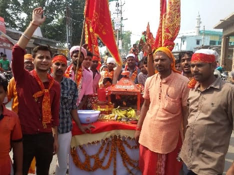 The procession turned into Tilhar Jwalaji