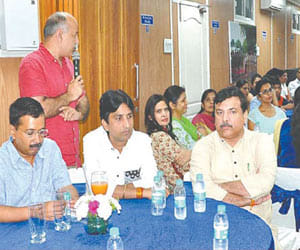 Kejriwal class continued late, MLA reached with his family members