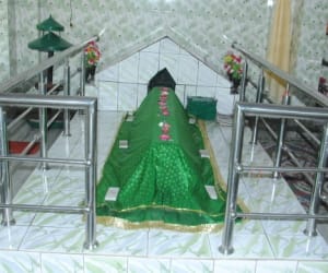 baba kaleshah mazar in dehradun.
