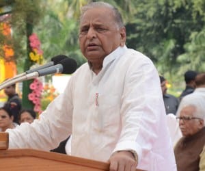 Mulayam meets to SP chief of west UP.