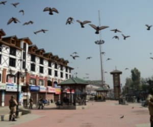 Congress workers prevented from going on lal chauk