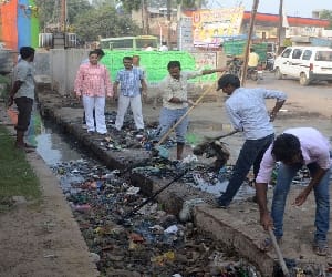 shopkeepers are using polythene bags 