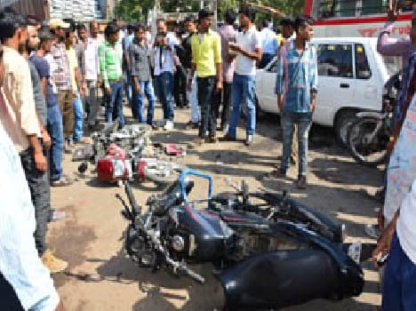 four pepoles injured in accident