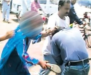 girls beaten boys in tuni uttarakhand.