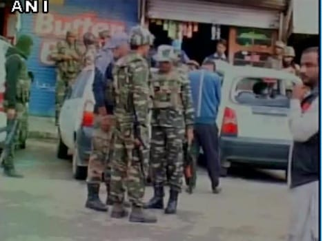 grenade hurled on army bunker in kupwara, 3 injured
