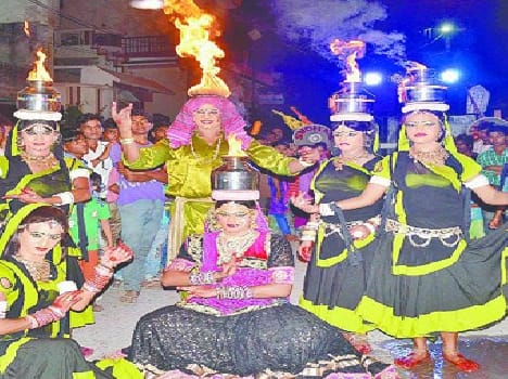 Band with musical instruments derived Ram procession