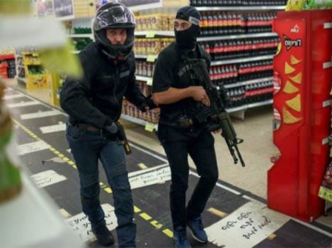 israeli police setup checkpoints