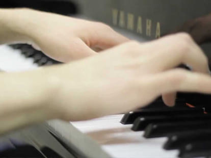 104 hours playing the piano made World Record