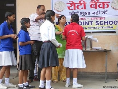 jharkhand: A bank who provide roti to needed people