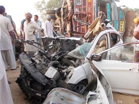 family dead in horrible road accident