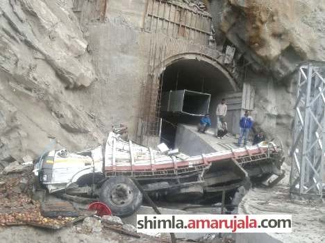 truck accident at kinnaur, three died.