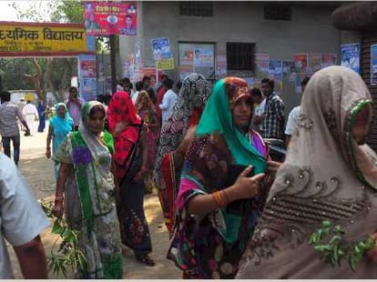 Violation of election code of conduct in Luvknow.