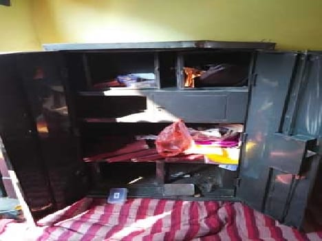 worth Rs 1.5 lakhs stolen
