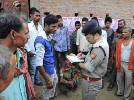 Retkr jamming throat with sharp weapons, killing the driver