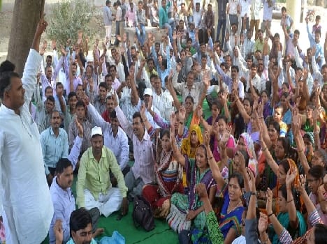 samporna university degree fake, students angry