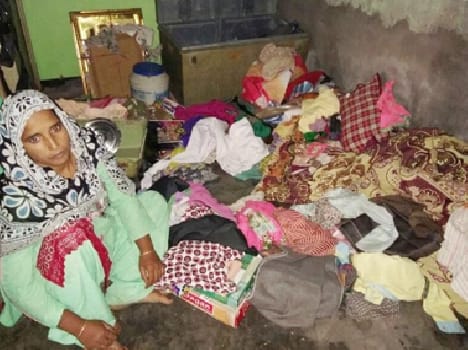 IN Titrunda two families hostage robbery