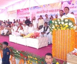 akhilesh yadav gift road to nd tiwari.