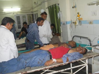 bus accident in Shrinagar, 3 died, 35 injured.
