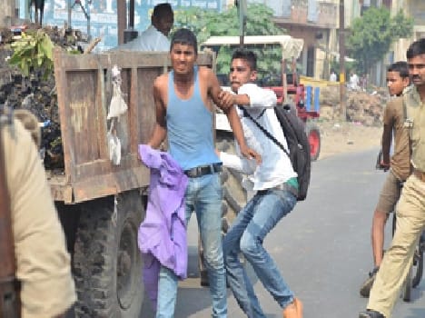  Students beaten in battle of supremacy