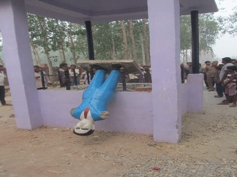Arajkttwon smashed the statue of Ambedkar