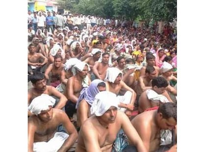 up shikshamitra protest for salary