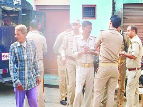 Khera Mohalla police forces