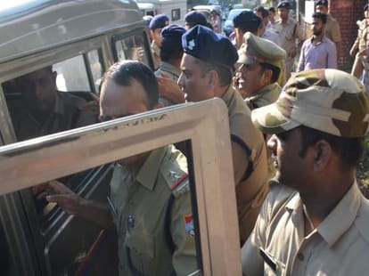two school student died in road accident in dehradun.