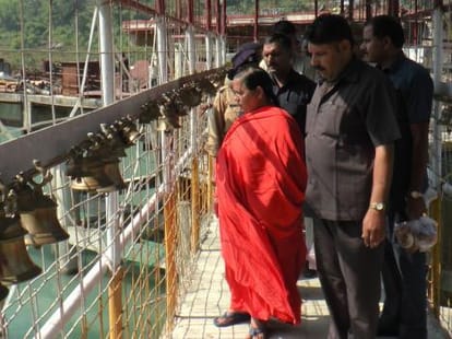swami narendranand saraswati angry with uma bharti.
