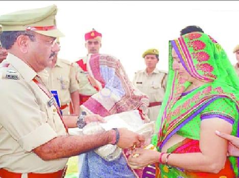 The tribute to the martyred policemen