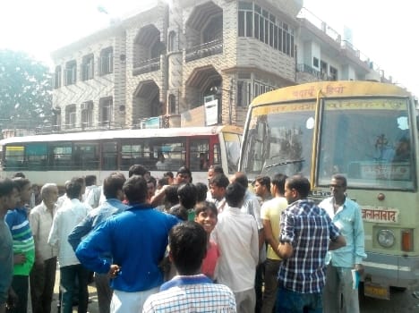 police through out the diver of bus 