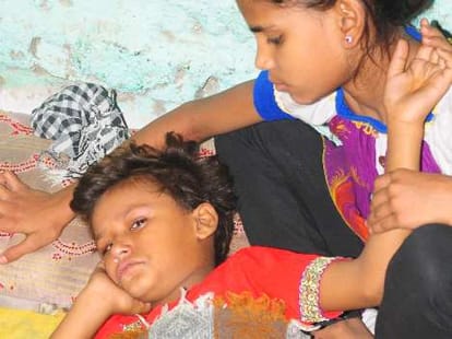 dog bites girl in lucknow