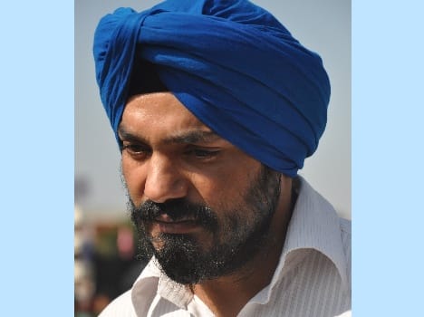 rishi kumar singh  join police after his brother death