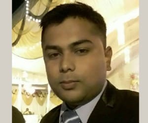 A man leaves 18 lakh jobs to join police force.