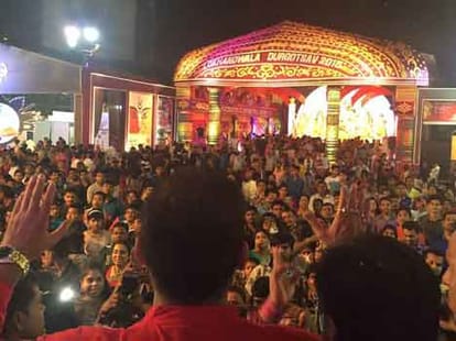 molestation case registerd on singer abhijeet