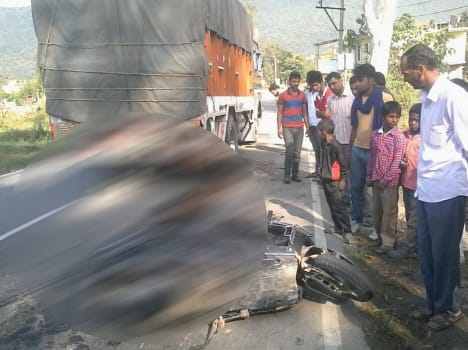 woman crushed by truck in una himachal.