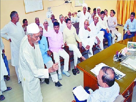 suicide attempt by farmer in DM's office